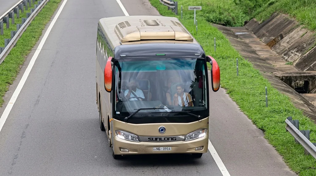 Harshani Luxury Service (NG - 0914)